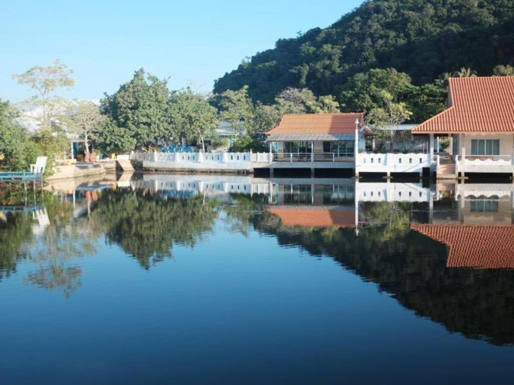 Anavilla Tangke Resort Khanom Exteriör bild