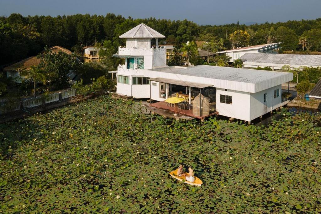 Anavilla Tangke Resort Khanom Exteriör bild