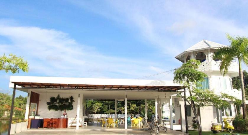 Anavilla Tangke Resort Khanom Exteriör bild